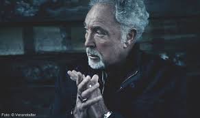 Während tom jones (77) in 55 jahren musikkarriere mehr als 100 millionen schallplatten verkauft hat und dabei eint vater und sohn eines: Tickets Fur Kulturpur 2021 Tom Jones Bei Proticket Kaufen