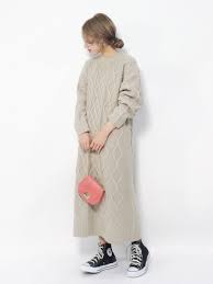 大人可愛い冬のデート服 最強コンビ ニットワンピ スニーカー コーデ集 ニットワンピ デート 服 冬 ファッション レディース