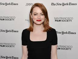 It stars ryan gosling as a jazz pianist and emma stone as an aspiring actress. Emma Stone Says La La Land Reminds Her Of How She Started Out In Hollywood Teen Vogue