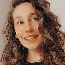 Carly Newsome's Instagram, Twitter & Facebook