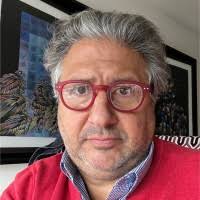 9100+ perfiles de «Moises»