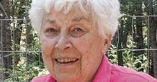 Linda Brandel's Instagram, Twitter & Facebook