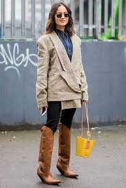 Black Jeans And Brown Cowboy Boots Chic Ways To Wear The Cowboy Boots Trend Be Daze Live Trending Boots Western Boots Outfit Fashion