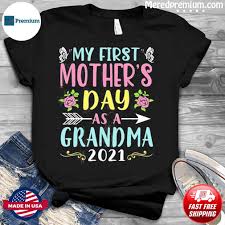 Mothers day 2021 pictures, hd wallpapers, funny photos memes, flowers pics clipart gif cards for whatsapp. Mothers Hold Children S Hearts Forever Happy 1st Mothers Day Classic T Shirt Hoodie Sweater Long Sleeve And Tank Top