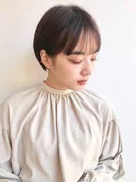 ショート女子に人気の前髪ありのスタイル シースルーにぱつんとラインのある前髪が可愛い 横から見たフォルムも丸くて綺麗です モテショートおすすめです 新規クーポンカットカラー 13800 9600 ショートのヘアスタイル マッシュショート 髪型 アップ