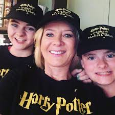 Mary Ellen Keating (@MEKny)