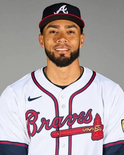 New #Braves reliever Robert Suarez looked pretty dominant in his Spring  debut on Friday against Boston, hitting 100 mph multiple times with a  strikeout in a 16-pitch scoreless inning. Via Grant McAuley