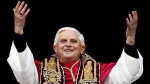 Die april 2005 vom konklave zum ersten deutschen papst seit 500 jahren gewählt wurde. Der Papst Aus Bayern Joseph Ratzinger Wird Benedikt Xvi Br24 Br De