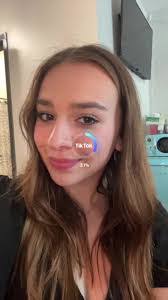 Madelyn Walker's Instagram, Twitter & Facebook