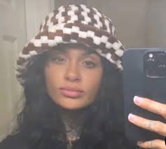 In an Oblivion kind of mood. Have a lovely Monday!