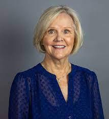 Dianne Spires's Instagram, Twitter & Facebook