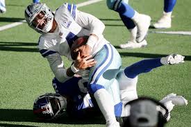 Medical personnel rushed onto the field and splinted his leg as players and coaches on both teams looked on with great concern. Cowboys Dak Prescott Suffers Gruesome Injury People Com