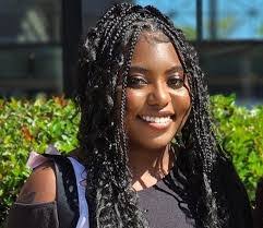 Alexis Leonard's Instagram, Twitter & Facebook