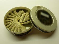 Ettan er for mange den originale løssnusen, selv om general classic no1 er den som folk flest kanskje tenker er den originale fordi den selger så uendelig mye mer enn. Snus Wikipedia