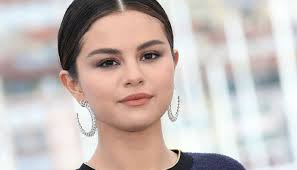 Selfish love (with selena gomez). Justin Bieber S Wife Shows Support For Husband S Ex Girlfriend Selena Gomez