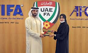 وفي فيديو ترويجي تم بثه على مواقع التواصل، قال بن سلمان أقدم لكم ذا لاين، مدينة مليونية بطول 170 كلم، تحافظ على 95% من الطبيعة في أراضي نيوم: Hvttybjo92eplm