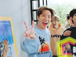 Happy Birthday In Sign Language Gif Https Encrypted Tbn0 Gstatic Com Images Q Tbn 3aand9gcspzlz6bkjjwuez2sufmtiekacmuy9ynmfgkq Usqp Cau