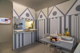 Casa Vacanze Un Monolocale Di 25 Mq Per 4 Persone By Andrea Castrignano Cose Di Casa Nel 2020 Monolocale Case Porte Del Bagno