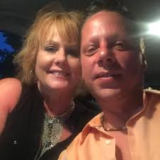 What are some catering recommendations for 15 people with kid-friendly  options around Irwin/Murrysville?