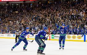 Antoine roussel runs yanni gourde into the curved glass near the lightning bench. The 4th Line Hockey Podcast 205 The 4th Line Penalty Kill Ends The 4th Line Podcast