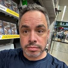 Rob Roberts's Instagram, Twitter & Facebook