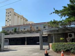 和美和美除了大家所熟知的紡織工業, 以及製傘工業之外, 早年在1952年就有「順發產業工廠」, 日產大約5000公斤的麵粉(員工11人), 是台灣麵粉工會創始14家會員之一👍 在1956年成立「順發製粉股份有限公司」, 位置在彰美路和美寮路交叉口