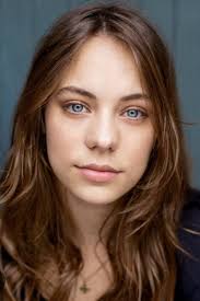 friends, does anyone know any details about Marlo Kelly? the wiki has an  empty page without a birth date, insta has something that doesn't look like  a real person there is an