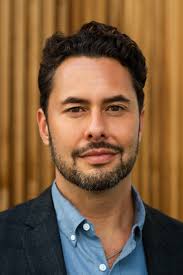 Edward Navarro's Instagram, Twitter & Facebook