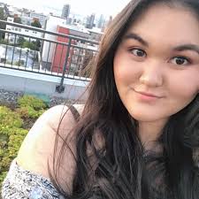 💚🤍❤ First look at Halle Bailey & Regé-Jean Page in rom-com  #YouMeAndTuscany. Coming April 10.