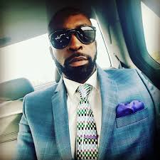 Too many people out here living for compliments & not ACCOMPLISHMENTS.  Social media has created a jealous behaviour over illusions. Some of you  are envious of things, relationships & lifestyles that don't