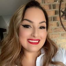 Ashley Mellinger's Instagram, Twitter & Facebook