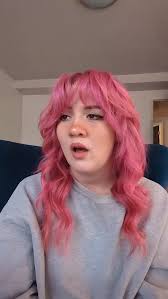 I would love to attend one of her live poetry readings 😭