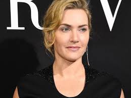 Kate winslet, on the fantastic costumes and her love scene with liam hemsworth in 'the dressmaker' news briefs: Kate Winslet Jengkel Ke Tabloid Yang Kejam Beritakan Berat Badannya