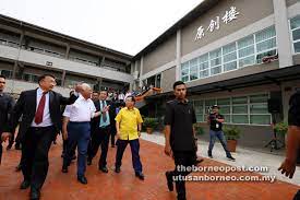 Majlis penyampaian kamputer sjk chung hua miri by supp 砂人联党 09.03.2011. Najib Bejadi Begunan Baru Sjk Chung Hua No 4 Kuching Utusan Borneo Online