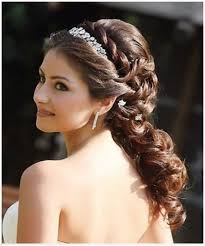 Best Indian Wedding Hairstyles For Christian Brides Our Top 11 Top Wedding Hairstyles For Long Indian Wedding Hairstyles Headband Hairstyles Bridal Hair Images