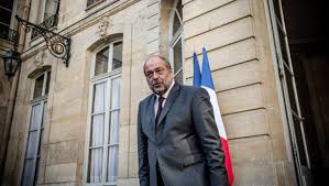 Vivement l'ouverture de la chasse aux espèces nuisible. Eric Dupond Moretti L Avocat Defend Les Chasseurs Et Clashe Les Defenseurs De La Cause Animale Linfo Re France Societe