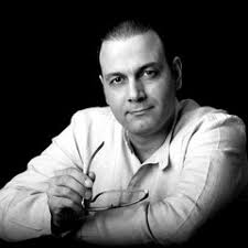 Stream با من گوش کن