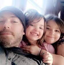 Glen Leduc's Instagram, Twitter & Facebook