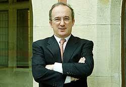 Santiago muñoz machado (pozoblanco, córdoba, 1949) es un jurista español. Universitat De Valencia Will Give Two Honorary Doctorates To Economist Paul De Grauwe And Jurist Munoz Machado