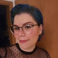 Caroline Hoff's Instagram, Twitter & Facebook