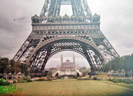 55 rare color photos of paris taken 100 years ago tour eiffel paris tour eiffel la tour eiffel