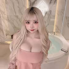 白豚ゆうな【ミルクナイト】 on X: 今月は初めて声出しも投稿するから見て欲しいの…😳🩷 t.coeiLWakHGrK  t.coLKtNBbkVZD  X