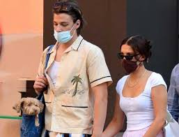 Millie bobby brown and jake bongiovi were spotted staying close while walking around new york in stylish summer outfits this week. Koj9ouop94drom