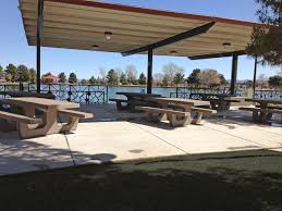 It's great park with waking trails ,kids play areas,baseball fields, a lake with ducks amd geese. Clark County Nv