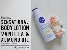 Nivea extra white radiant n smooth ini awalnya aku kurang yakin untuk nyobain diwajahku, namun katanya ini aman dan. Akpertiwi S Beauty Blog Review Nivea Sensational Body Lotion Vanilla Almond Oil