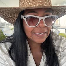 I totally agree with the spirit of this ad: AI and robots should support  people and make their jobs better—not replace the magic and mastery only  humans have. #sophiadiary #aihumancollaboration #sentience #AI #