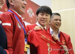 Kalian ini mengoper (bola) saja tidak bisa. Former S Korean Head Coach To Lead Indonesian National Football Teams Yonhap News Agency