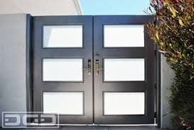 The smooth metals are a perfect choice for its elegance, modern looks and the security it guarantees. Modern Steel Gate Photos Designs Ideas