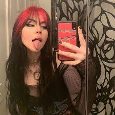 Halloween hair aesthetic hair split hair rainbow hair halloween makeup looks short hair styles womens hairstyles hair inspo color split dyed hair. Pin By Min On Aesthetic Selfies Hair Inspo Color Dyed Hair Hair Streaks