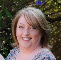 Deborah Linnell's Instagram, Twitter & Facebook